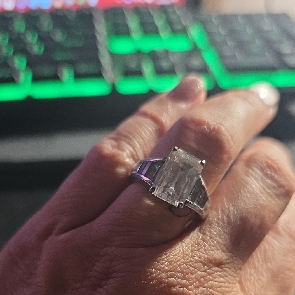 Elegant Silver Women's Ring